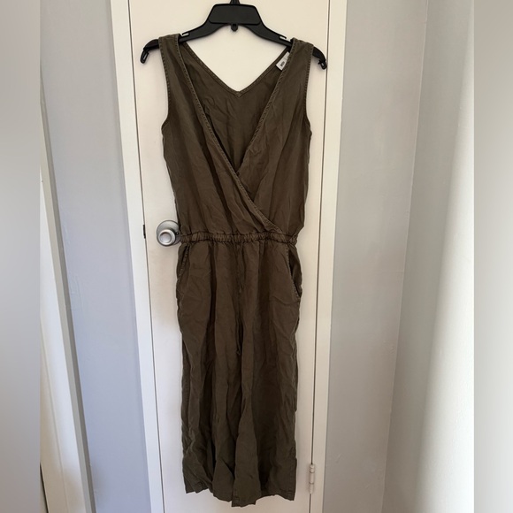 Tentree Blakely Jumpsuit - Olive Lightweight Tencel - Picture 6 of 15
